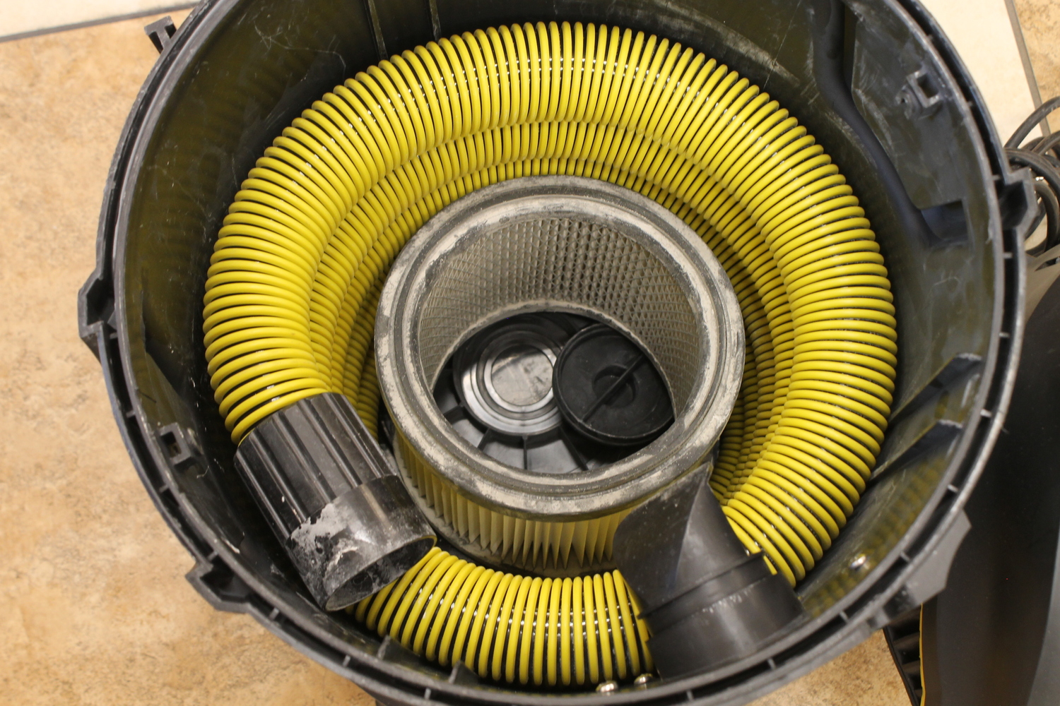 dustless vacuum d1618 only hose and filter inside (local pick-up only)