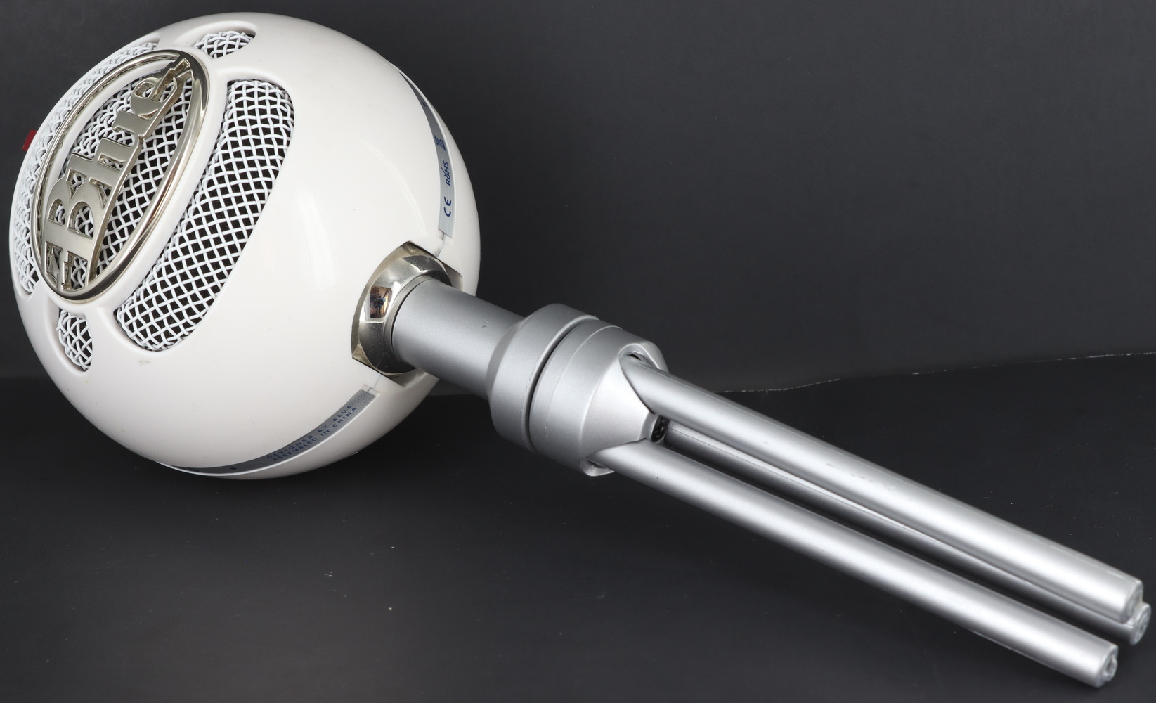 blue showball ice microphone plug&play white w/adapter and charger cord