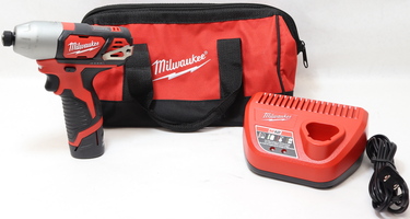Milwaukee - 2462-20 1/4'' Hex Impact Driver With Battery & Charger