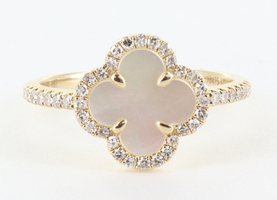 Ladies Mother of Pearl 14K Clover Ring Size 7