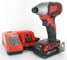 Milwaukee M18 Cordless 1/4" Hex Impact Driver (2656-20) w/ Battery, Charger
